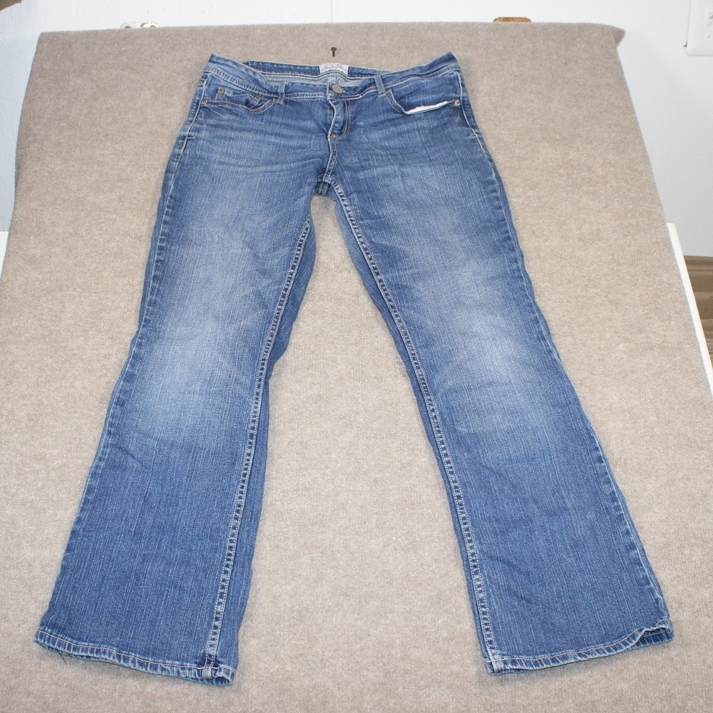 Aeropostale Chelsea Bootcut Jeans Medium Wash Blue Denim Size 9/10 Short